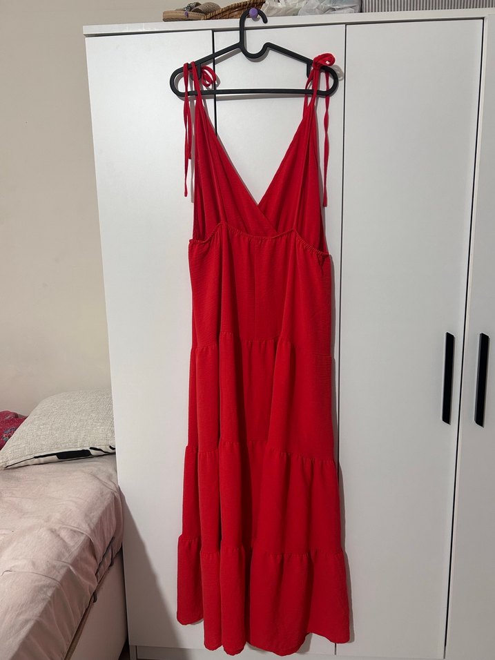 Kırmızı V Yaka Uzun Askılı Elbise - Görsel 2