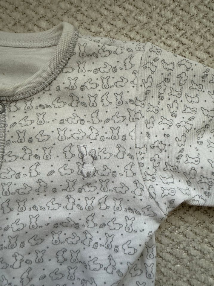 Gri Düğmeli Uzun Kollu Bebek Tulum - Görsel 2