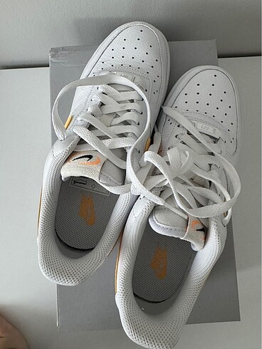 38,5 Beden Nike Beyaz Sneaker