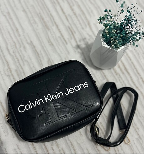 CK Siyah Çanta