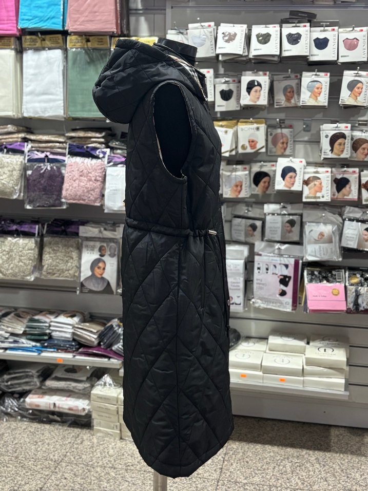 Kadın Siyah Kapitone Uzun Yelek - Görsel 3