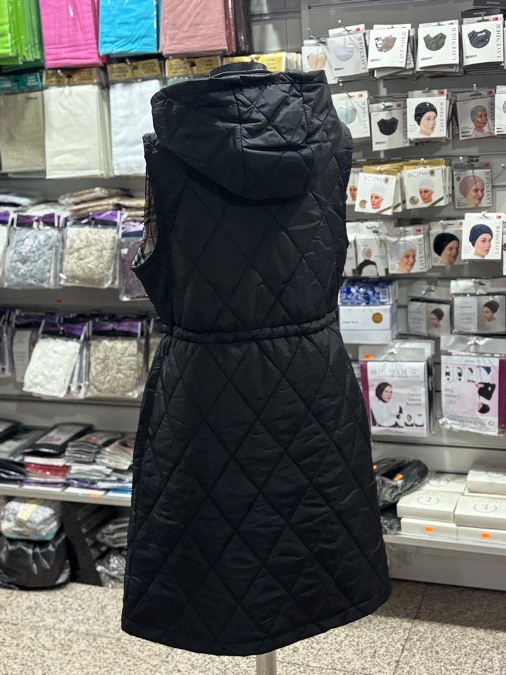 Kadın Siyah Kapitone Uzun Yelek - Görsel 4