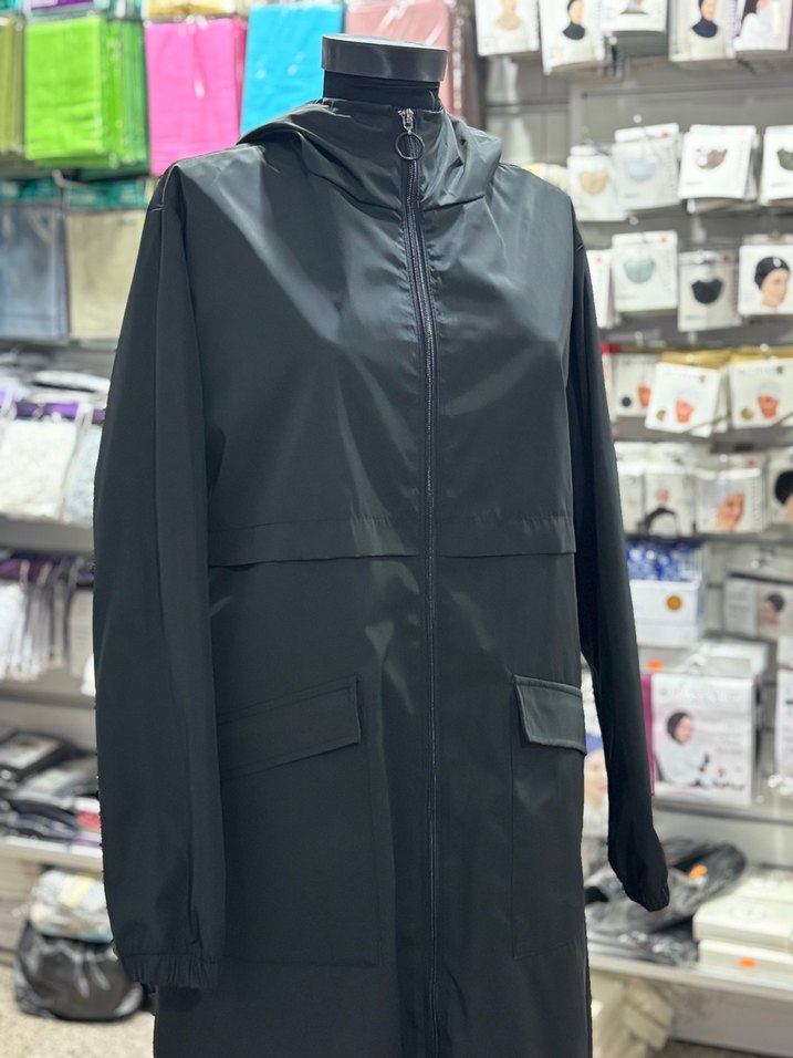 Siyah Uzun Kadın Yağmurluk - Görsel 2