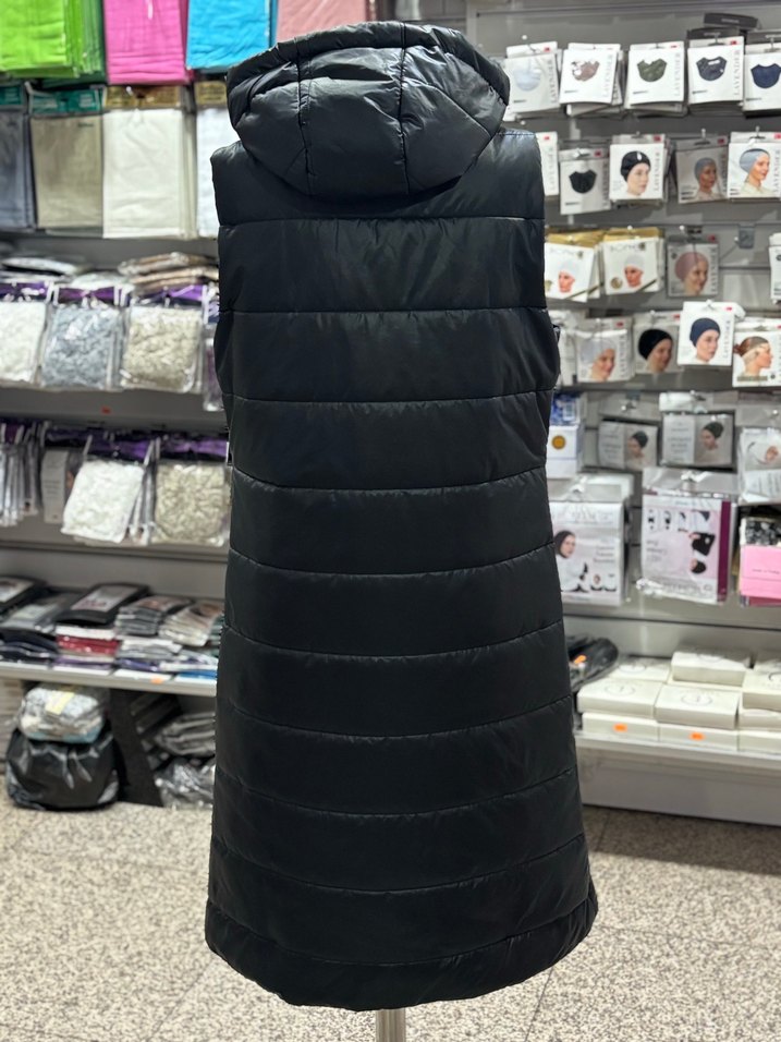 Siyah Kapüşonlu Uzun Kadın Şişme Yelek - Görsel 4