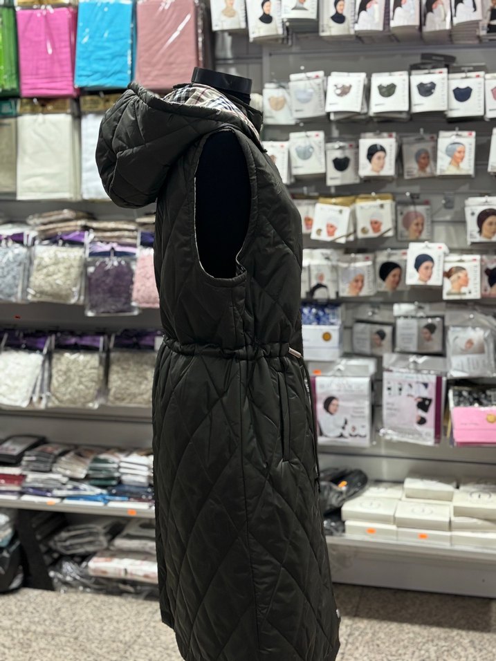 Siyah Uzun Kapüşonlu Kemerli Kadın Yelek - Görsel 3