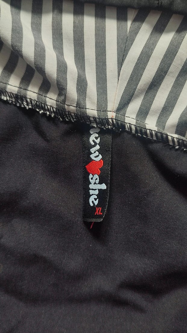 Kadın Siyah Uzun Kapüşonlu Yağmurluk - Görsel 5