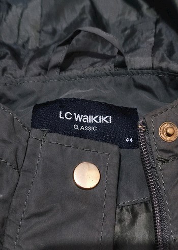 Düğmeli fermuarlı kapşonlu haki kadın mont - Görsel 3