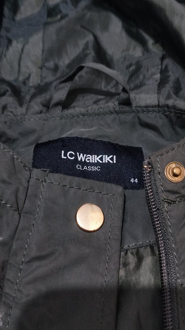 Düğmeli fermuarlı kapşonlu haki kadın mont - Görsel 3