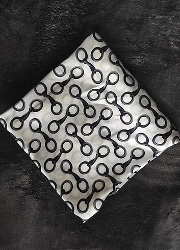 Pierre Cardin esarp