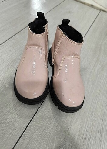 26 Beden Zara çocuk bot