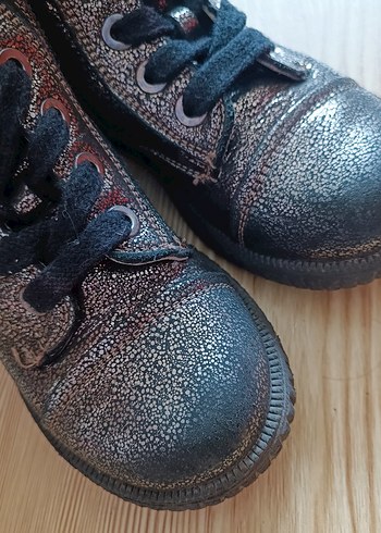 Ayakkabı dünyası 27