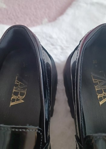 Zincir Detaylı Parlak Siyah kız çocuk Loafer - Görsel 6