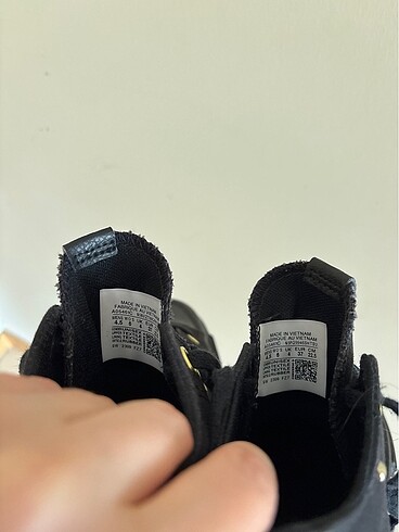 37 Beden siyah Renk Converse