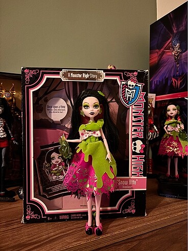 Monster high draculaura