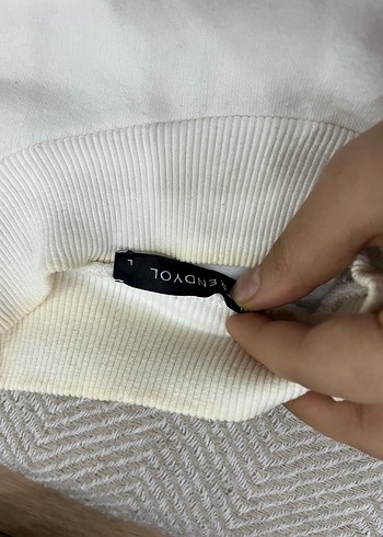 Trendyolmilla kazak L boynu sararmış - Görsel 3