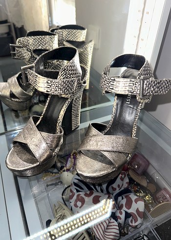 Nine West Yüksek Topuk Şık Yazlık