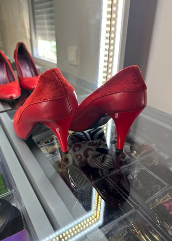 Deba 35 numara Kırmızı Stiletto