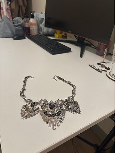  Beden Metal taşlı kolye