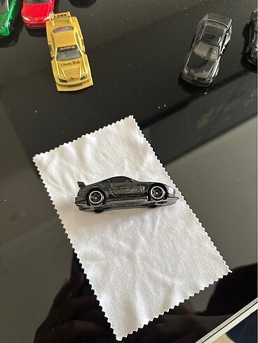 Hot wheels Nisan 350z - Görsel 3