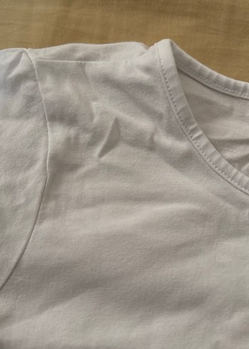 Kız Çocuk Beyaz Pul İşlemeli Tişört - Görsel 5