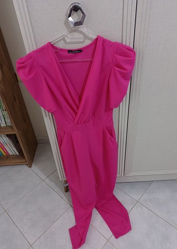 Pembe V Yakalı Kadın Tulum