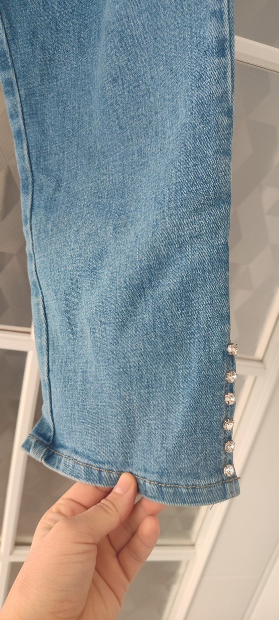 Düğmeli İşlemeli Mavi Kadın Midi Jean - Görsel 3