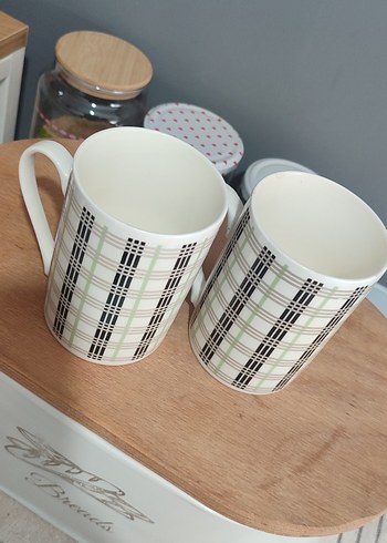 Ekose Desenli Beyaz Seramik Kupa - Görsel 2