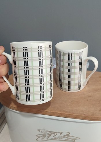 Ekose Desenli Beyaz Seramik Kupa - Görsel 3