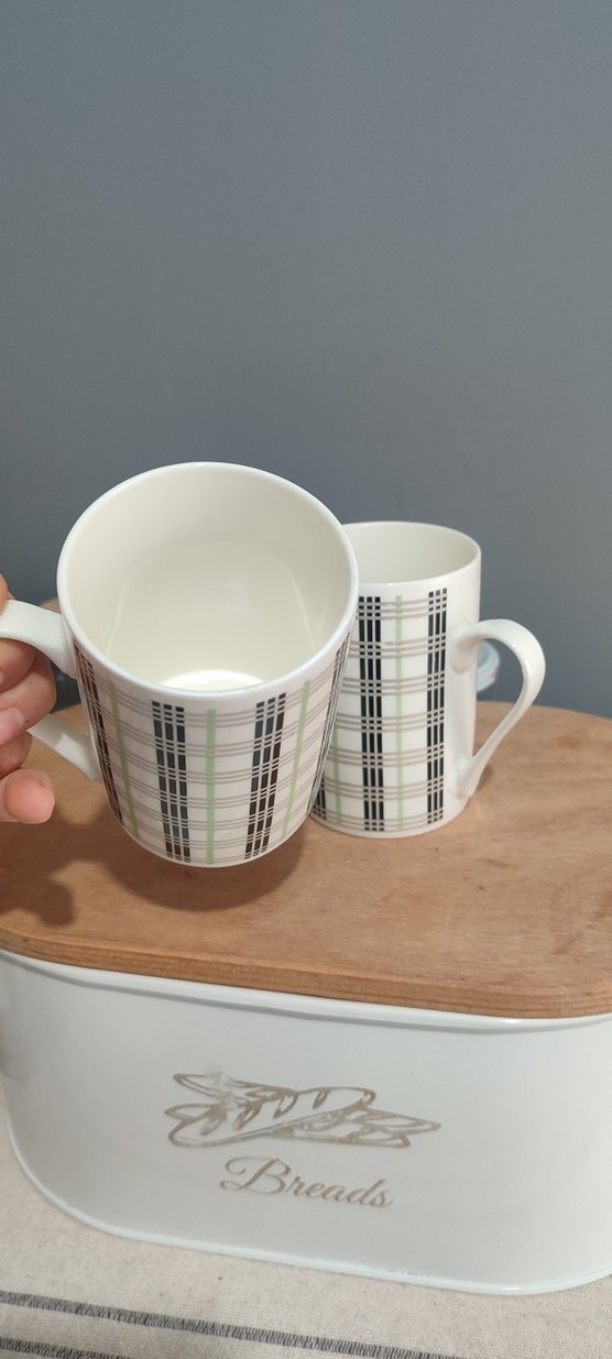 Ekose Desenli Beyaz Seramik Kupa - Görsel 4