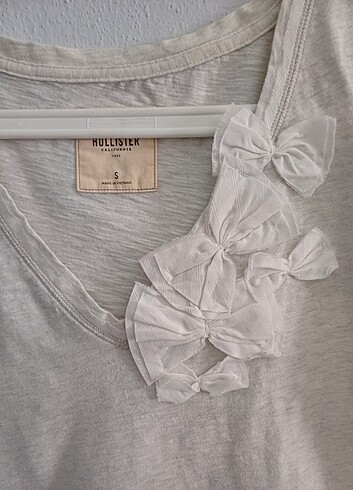 s Beden Hollister T-shirt