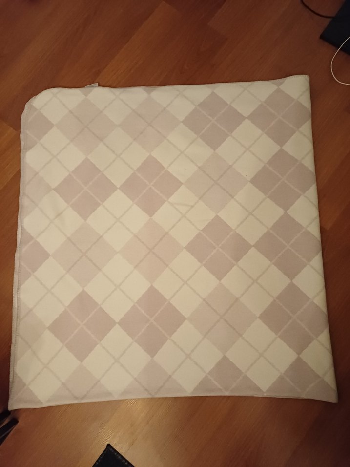 English Home Yatak Örtüsü - Görsel 3