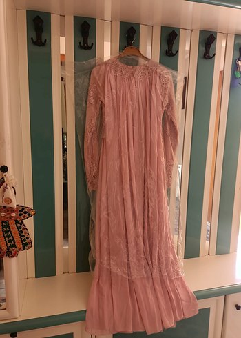 36 Beden pembe Renk Pembe Dantel Nakışlı Uzun Kollu Uzun Krep Elbise
