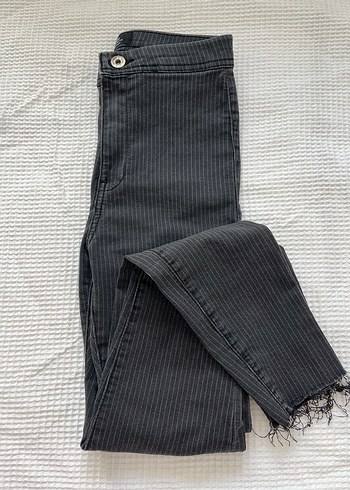 Bershka Gri Çizgili Denim Pantolon
