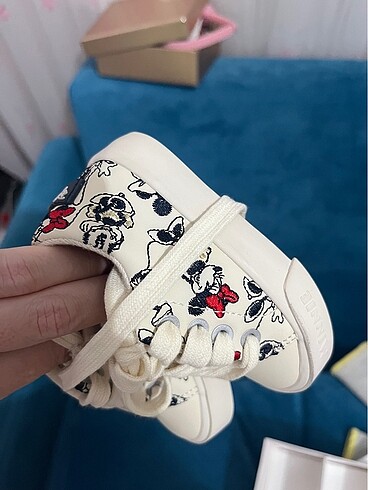 19 Beden Zara Disney kız bebek spor ayakkabı