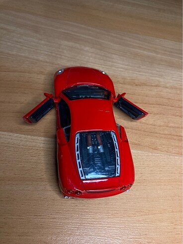 Beden Renk Kırmızı ferrari