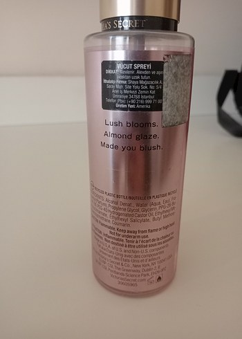 Beden Victoria's Secret Velvet Petals Kadın Parfümü