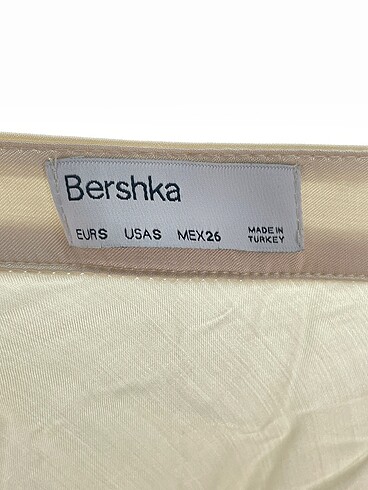 s Beden çeşitli Renk Bershka Mini Etek %70 İndirimli.