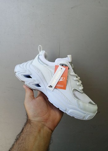 Beyaz Bağcıklı Spor Kadın Sneaker