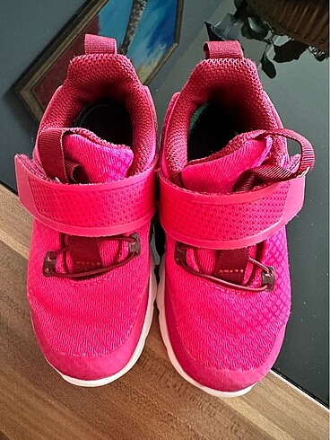 Adidas Çocuk spor ayakkabı