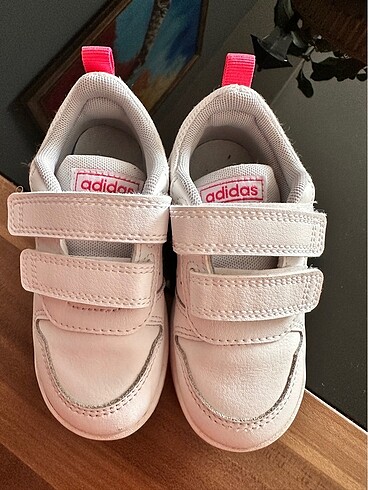 23 Beden beyaz Renk Adidas çocuk spor ayakkabı