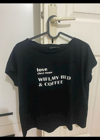 Siyah Baskılı Kadın Tişört - Görsel 2