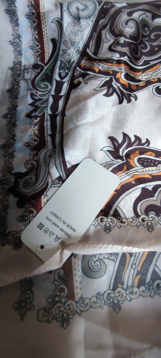 Bej Desenli Kadın Saten Şal eşarp - Görsel 2