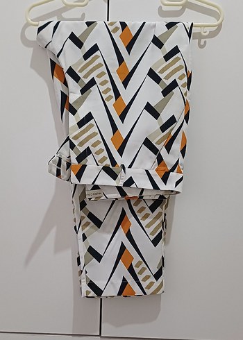 Kadın Çok Renkli Baskılı Pilili Kumaş Pantolon - Görsel 3