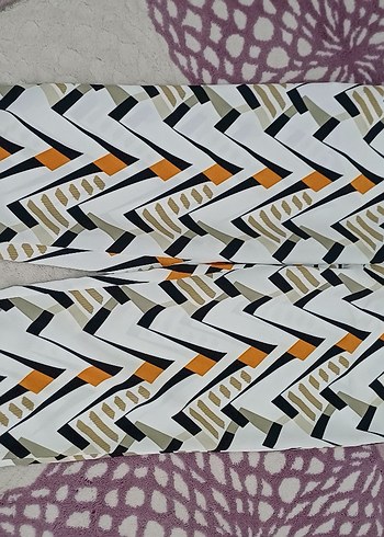 Kadın Çok Renkli Baskılı Pilili Kumaş Pantolon - Görsel 4