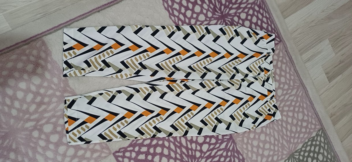 Kadın Çok Renkli Baskılı Pilili Kumaş Pantolon - Görsel 4