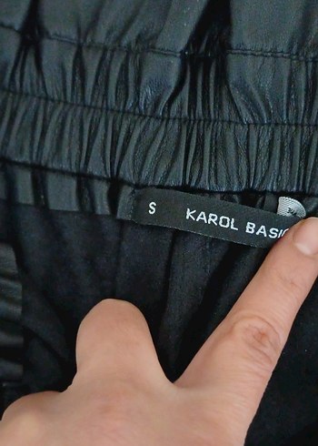 Diğer Kadın Siyah Parlak Deri Pilili Pantolon