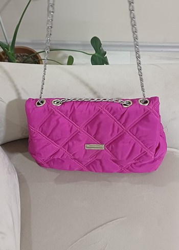 Zincir Detaylı Pembe Kadın Çanta - Görsel 3