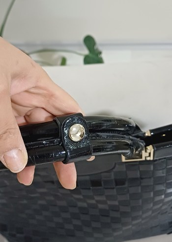 Kilitli Siyah Deri Kadın Çanta - Görsel 4