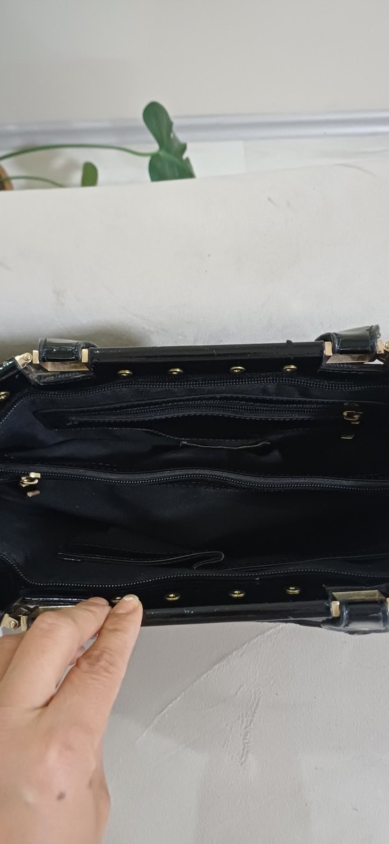 Kilitli Siyah Deri Kadın Çanta - Görsel 3