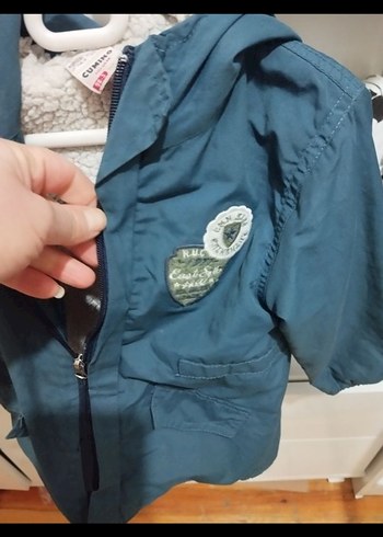 Erkek Çocuk Mavi Fermuarlı mont - Görsel 4